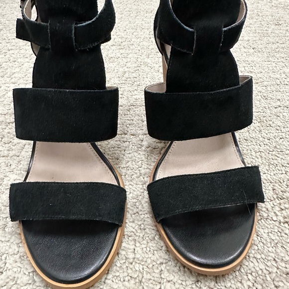 Hinge Cora Block Heel Suede Sandal Black 6.5 - Picture 3 of 8